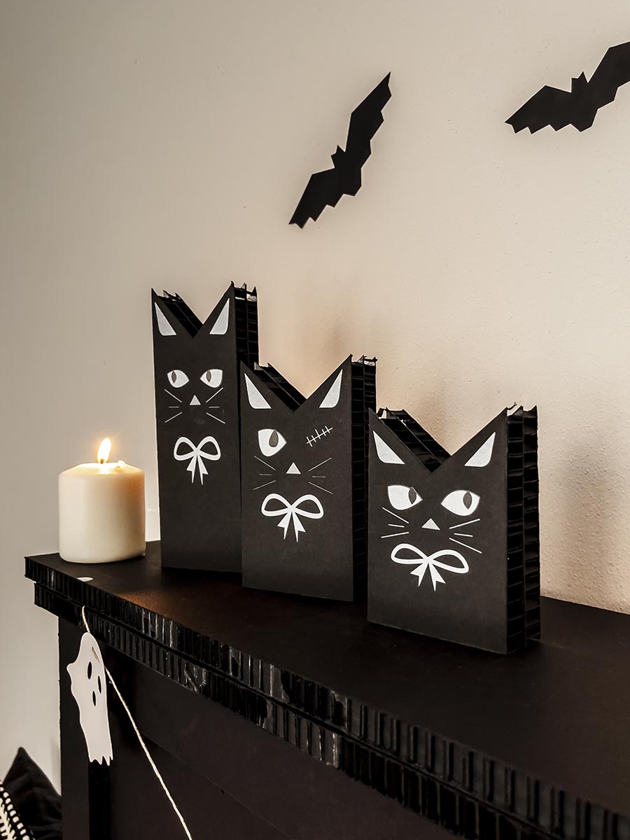 gatti halloween in cartone