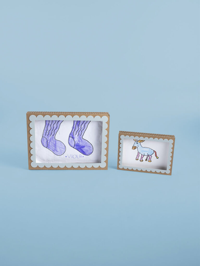 Cornice Porta disegno - Blu