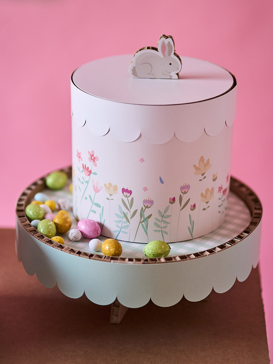 Torta decorativa primaverile colori tenui